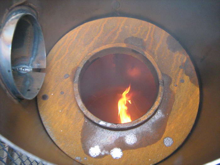 zapłon paliwa w komorze pieca